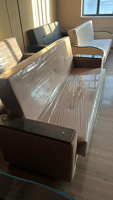 Прямые диваны: Прямой диван, Новый, Трехместный — 3