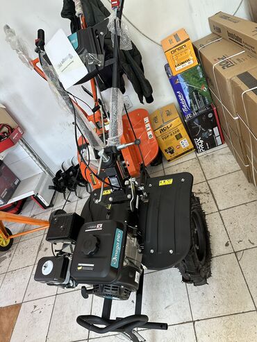 Дизельные мотоблоки: Мотоблок бензиновый Рассрочка дагы берилет. 8лашадный сила 4 л бак — 10