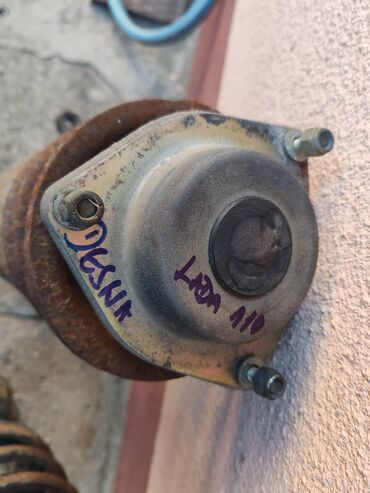 Auto delovi: Amortizer prednji levi, desni sa oprugom Lada 112. Polovno, ocuvano — 5