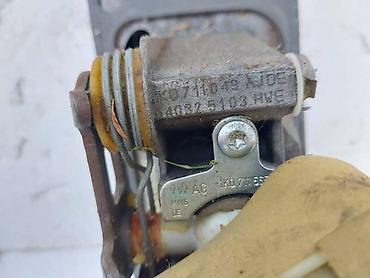 a4 b6: RUCICA MENJACA BIRAC BRZINA ZA VOLKSWAGEN GOLF 5 - 1K0711049 | — 1