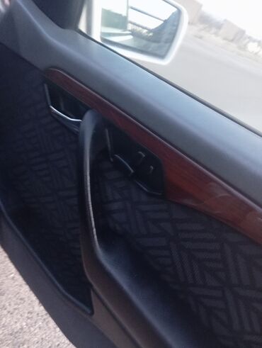 Mercedes-Benz: Mercedes-Benz C 200: 2.2 l | 1995 il Sedan — 5