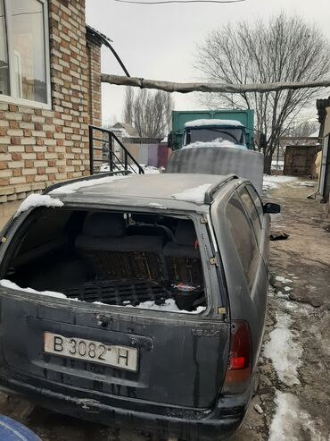 Nissan: Nissan : 1996 г., Механика — 5