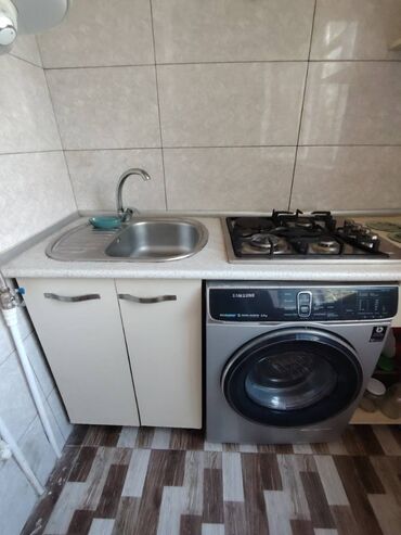 Uzunmüddətli kirayə mənzillər: 8 km. Neftcilər metronun yanı 2 otağa düzəlmə mənzil əşyalı kirayə — 6