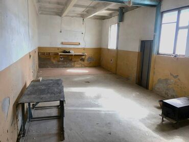 Anbar və emalatxanalar: Sumqayıt şəhəri, “Bakı-Sumqayıt” şossesi, “Sumqayıt” sözünə yaxın əsas — 8