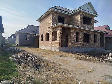 Кирпичный двухэтажный дом с мансардой, капитальная коробка на at lalafo.kg Кирпичный двухэтажный дом с мансардой, капитальная коробка на