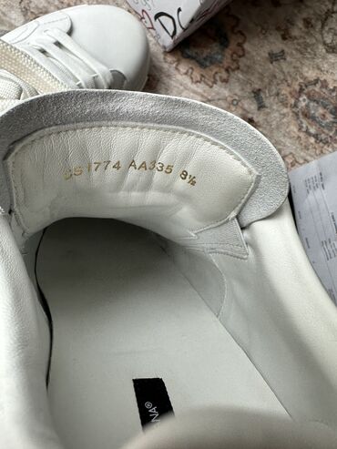 Krasofkalar və idman ayaqqabıları: Dolce & Gabbana brendi olan ağ rəngli dəri kişi krossovkalar — 4