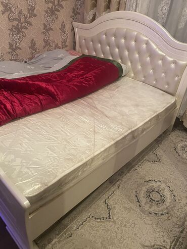 продам кровать бу: Кровать и комод Беллорусия в хорошем состоянии