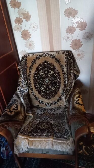 купить недорогой диван: Б/у, Раскладной диван, 2 кресла, С подъемным механизмом, Раскладной