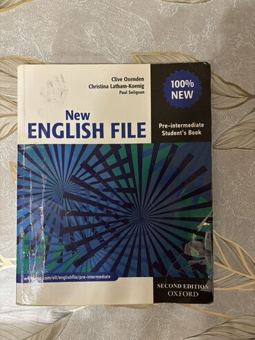 New English File seriyasından Pre-intermediate səviyyəsi üçün