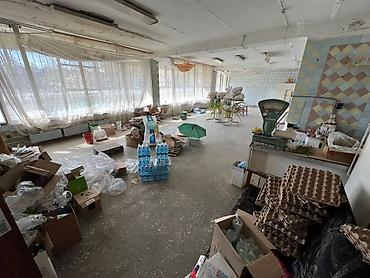 Продажа магазинов: Продается помещение под бизнес г.Нарын возле центральной трассы цена — 9