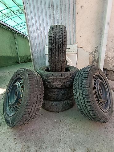 Продаю шины с двумя дисками 
175/65/14 зима (6 штук)
протектор 90/95%