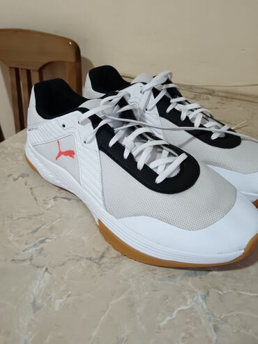 lanene bele pantalone: Patike, Puma, veličina - 44
