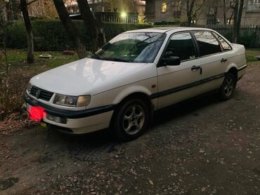 Volkswagen: Volkswagen Passat: 1994 г., 1.8 л, Механика, Бензин, Седан