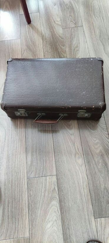 кушетки чемодан бишкек: Чемодан советских времён для декорации