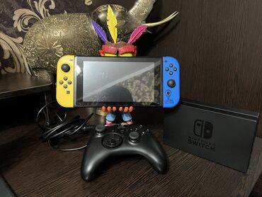 Nintendo Switch: Продаю Nintendo Switch 2rev Fortnite edition Чипованная и Прошитая