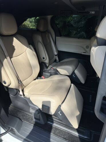 Toyota: Toyota Sienna: 2021 г., 2.5 л, Автомат, Гибрид, Минивэн — 24