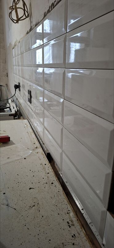 Təmir işləri: Laminat,aboy,emusya,alcipan,mebel arasi kafel vurma.usta isteyen olsa — 2