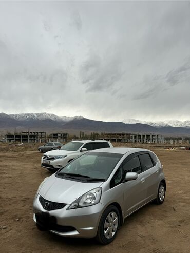 Honda: Honda Fit: 2008 г., 1.3 л, Вариатор, Бензин, Хэтчбэк