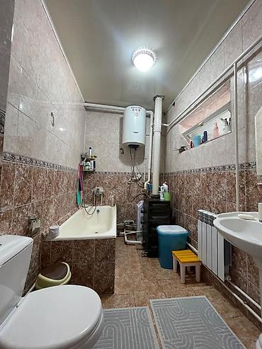Продажа коттеджей и домов: 4 комнаты, 70 м², 4 соток, Бишкек, Собственник — 12
