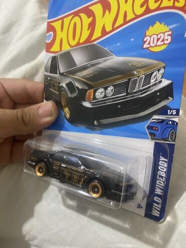 model: Hot Wheels “Wild Widebody” – 2025 seriyası, 1/5 kolleksiya modeli. -