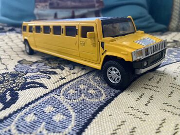 модель 1 43: Hummer limousine