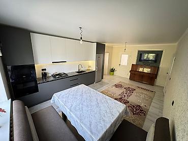 Продажа коттеджей и домов: 🏡 Продаётся уютный 4-к дом в📍ж/м Ак-Ордо 2 ✨ Основные характеристики — 2