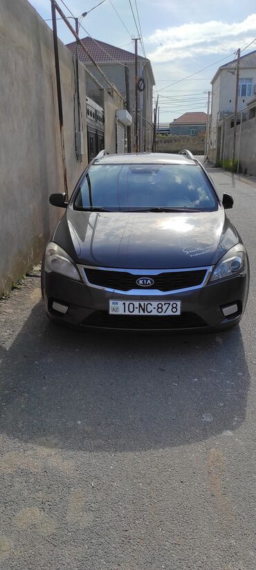 kia carens 2012: Kia Ceed: 1.6 l | 2009 il Universal