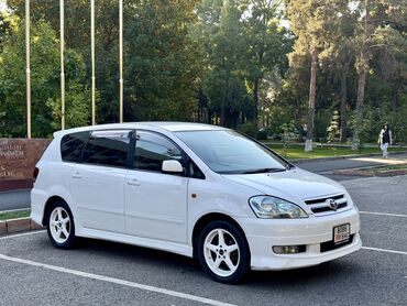 Toyota: Toyota Ipsum: 2001 г., 2.4 л, Автомат, Бензин, Минивэн