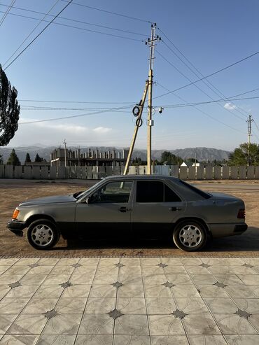 купить ssangyong korando новый: Mercedes-Benz W124: 1989 г., 2.3 л, Механика, Бензин