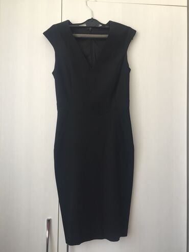 размер xs платье: XS (EU 34), цвет - Черный