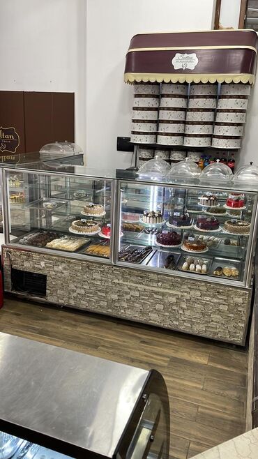 Digər restoran, kafe avadanlığı: Soyuducu vitrin 1200m ölçü 2.50sm unvan Əhmədli. SAMİRƏ
