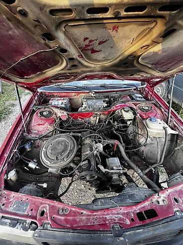 аудио касеты: Audi 100: 1990 г., 1.8 л, Механика, Бензин, Седан — 2