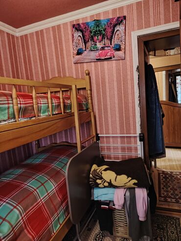 Köhnə tikili: Satılır: 1 otaqlı 2 ya duzalma Di tamirlidi 1 tonluq cani var krisada — 9