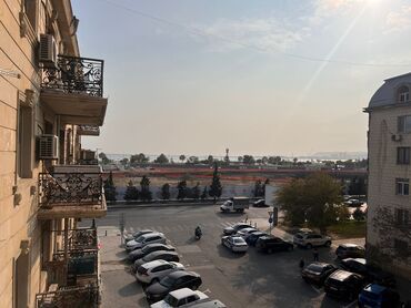gundelik kiraye ev: 1 nəfər oğlan otaq yoldaşı axtarılır. Hərbi qənimətlər parkının yanı