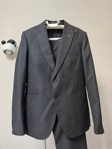 хороший мужской костюм: Костюм от бренда ANTONIO ROSSI Производство Турция Размер 52 Б/у