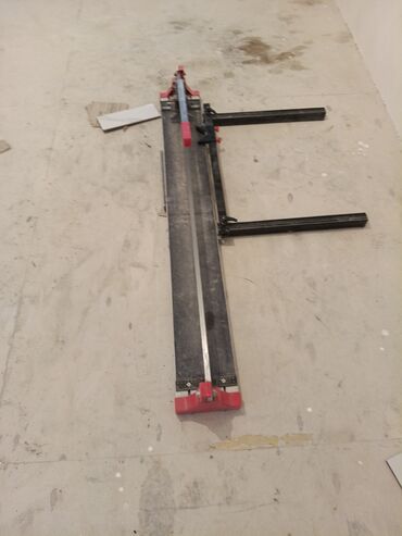 межкомнатные двери на заказ: Əl ilə çalışan Kafel kəsən stanok