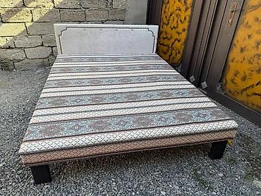 Mebellərin yığılması: Təzə çarpayılar. Taxtadan yıgılır ustu dikdən. 2 sm maçalkası var — 7