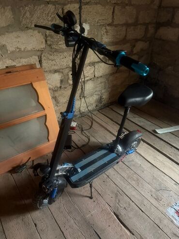 скутер купить бу: Elektrik skuter 1500 alinib ideal veziyetde Suret:60 280 km gedib 30
