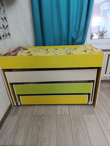 продаю детскую мебель: Комплект детского стола и стула