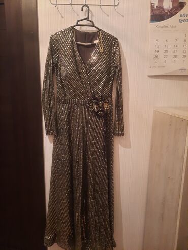 bir qadin 370: Вечернее платье, L (EU 40)