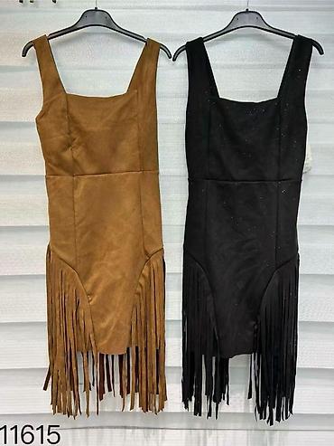 pull i bear jakne: Haljina: 2400 dinara
Velur
S M L — 3
