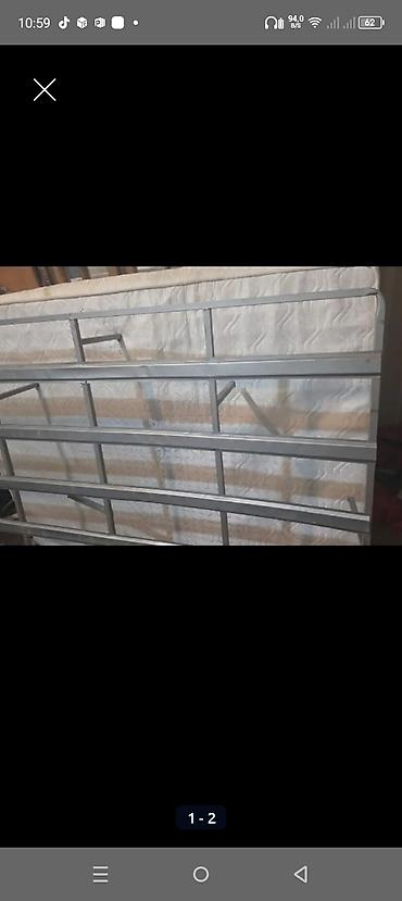 Metall çarpayı karkası + döşəkbir yerdə - Ölçü: təxmini ikinəyarlı lalafo.az -da Metall çarpayı karkası + döşəkbir yerdə - Ölçü: təxmini ikinəyarlı