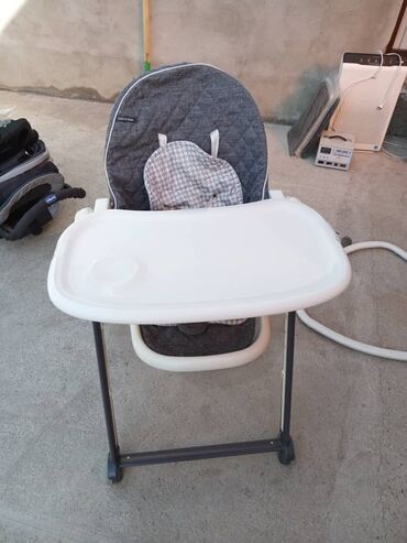 детский стул и столик: Тамактандыруучу отургуч Кыздар үчүн, Балдар үчүн, Колдонулган