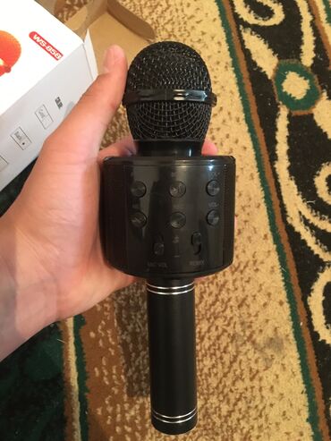 Вокальные микрофоны: Продаю калонку микрофоном микрофон не очень роботает тихо выходит но