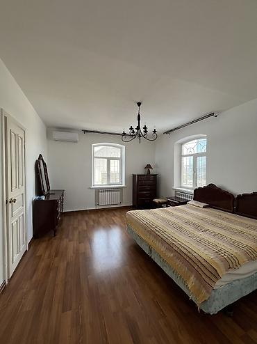 Долгосрочная аренда домов: 300 м², 7 комнат, Забор, огорожен, Подвал, погреб, Кондиционер — 5