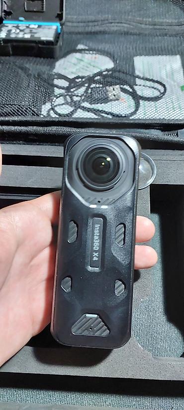 Фото и видеокамеры: Insta360 X4 — 8K 360 Action Cam Продаю вместе со штативом,чехлом,2 — 1