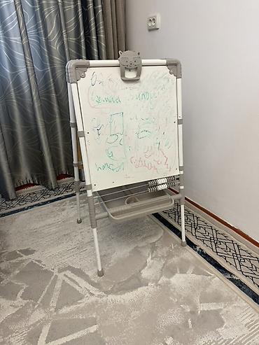 Детский стол, Б/у, Пластик, Самовывоз at lalafo.kg Детский стол, Б/у, Пластик, Самовывоз