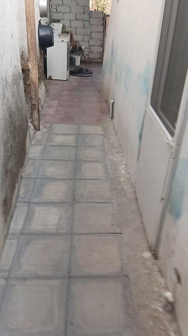 Giriş qapıları: Köhne Coratda 4 otaqlı ev satılır kamunalar hamsı var sened var — 4