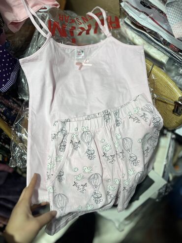 Пижамы: У вас только с длинными? Нет) У нас есть и пижамы с шортами на любой — 13