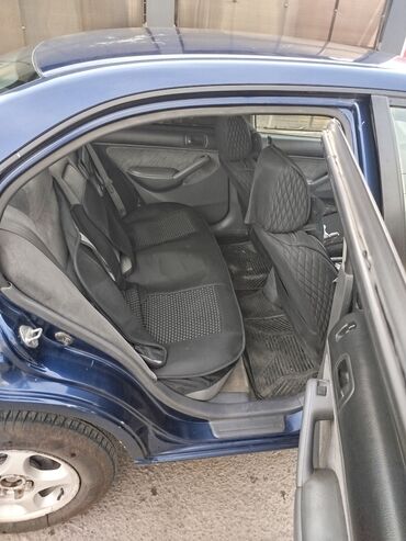 Honda: Honda Civic: 2002 г., 1.5 л, Автомат, Бензин, Седан — 7